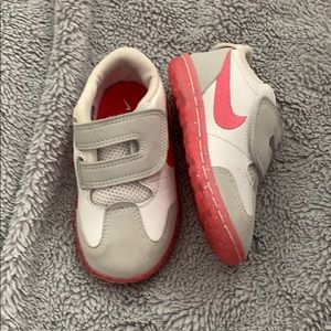 Baby girl - Nike running shoes
